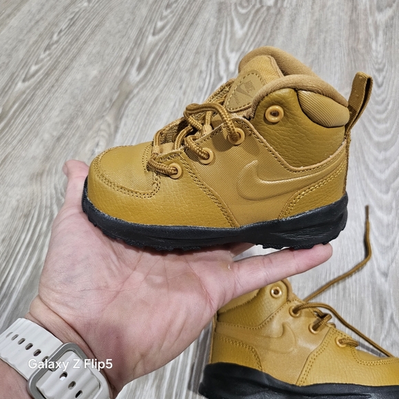 Nike Other - Nike Kids Tan Boots